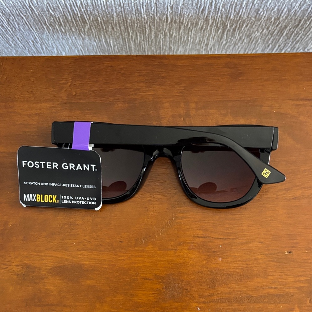 Foster Grant Black Whitney Sunglasses